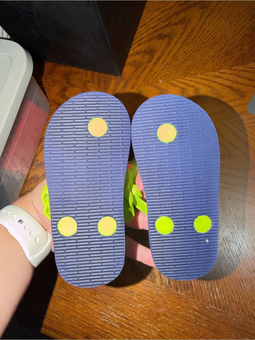 Kids Neon Yellow Strap Flip Flops with Jellyfish Print toddler size 5-6